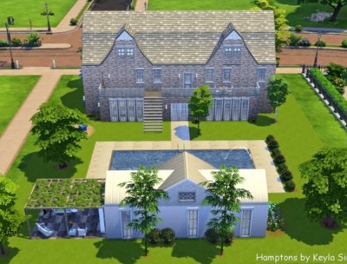Hamptons with a pool house at Keyla Sims