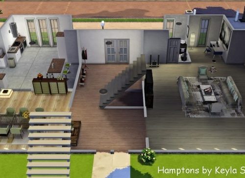 Hamptons with a pool house at Keyla Sims