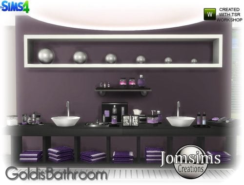 Goldis bathroom