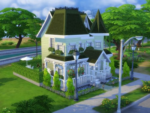 Tiny Dollhouse Deluxe