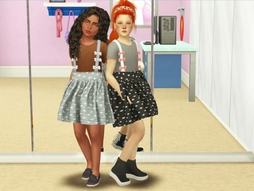 THESE PRETTY LITTLE PIXELS BOW SUSPENDERS SKIRT at REDHEADSIMS – Coupure Electrique