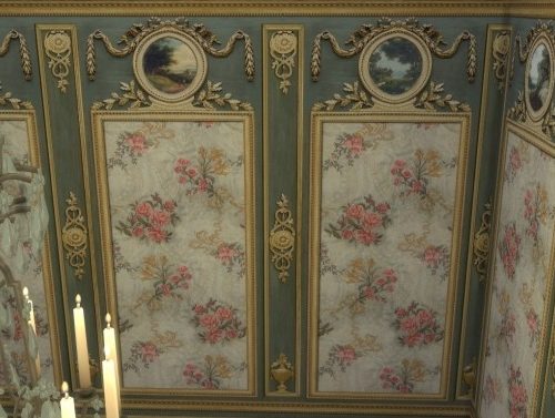 Marie Antoinette Floral Walls at Regal Sims