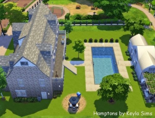 Hamptons with a pool house at Keyla Sims