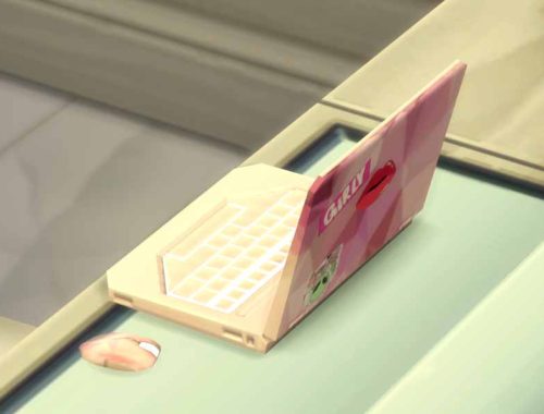 Girly gamer pink laptop