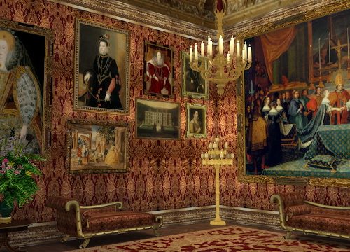 Royal Decor Set at Regal Sims