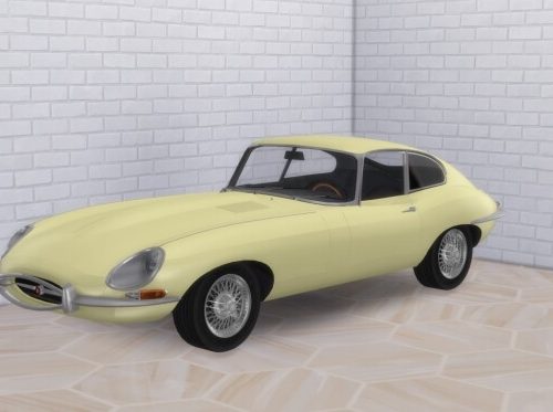1961 Jaguar E-Type at Modern Crafter CC