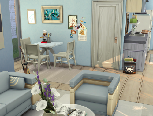 Base Game // Apartment House // no CC