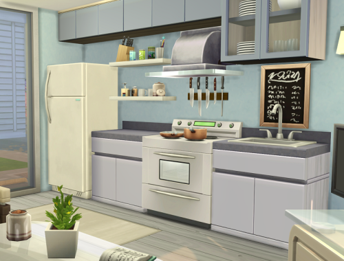 Base Game // Apartment House // no CC