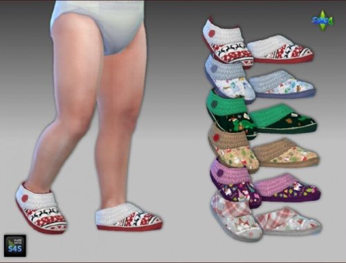 Beds, pajamas, slippers and pacifiers for toddlers at Arte Della Vita