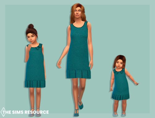 Dress with pleats at the hem Adult