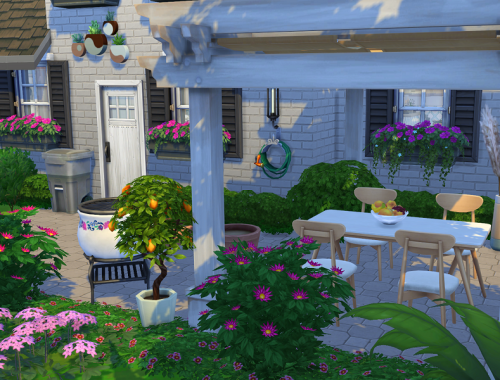 Family Cottage // no CC