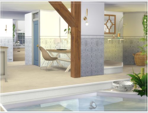 Hugo 's Indoors Swimming Pool