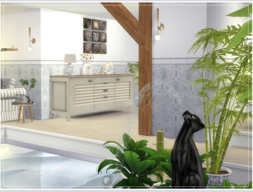 Hugo 's Indoors Swimming Pool