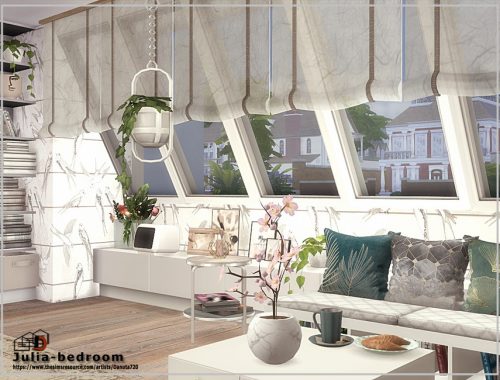 Julia-bedroom