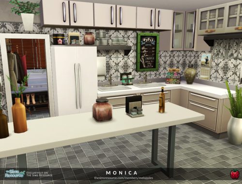 Monica restaurant - no cc
