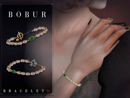 Pearl bracelet with emerald