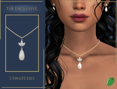Thessa Pearl Necklace